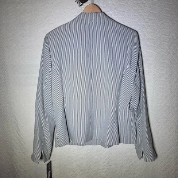 NEW LeSuit Separates IBIZA Pin Stripe White/Black Seersucker Like Blazer size 14 - Picture 4 of 6